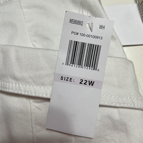 NWT Democracy Ab Solution High Rise Short White Size 22W - Picture 11 of 11